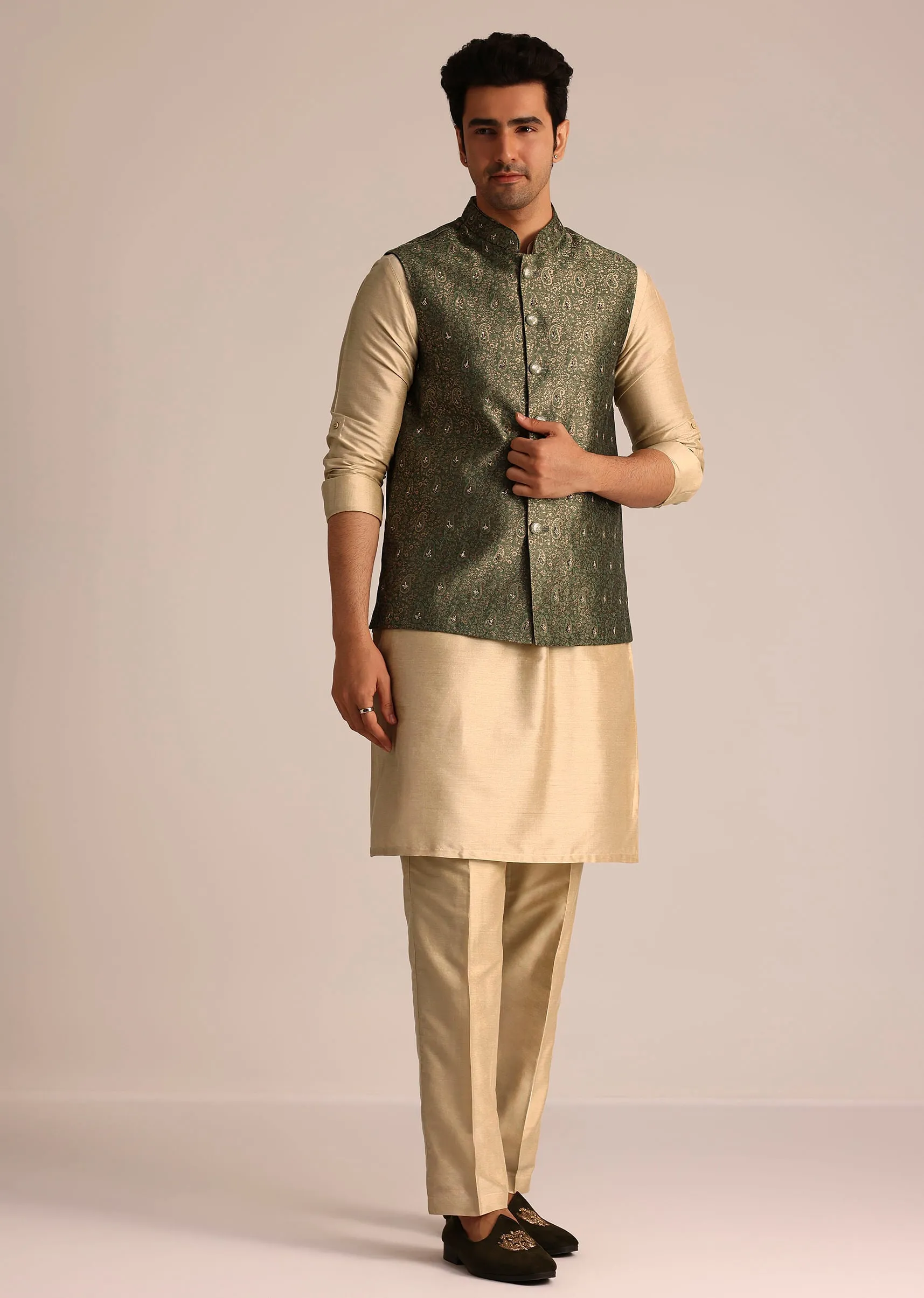 Beige Kurta Pant Set With Green Embroidered Jacket